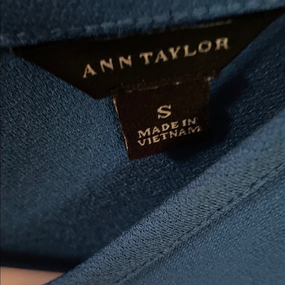 Ann Taylor Vibrant Blue Sleeveless Blouse - Picture 2 of 3